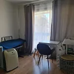 Luminous Studio With Air Conditioning, Eiffel Tower View